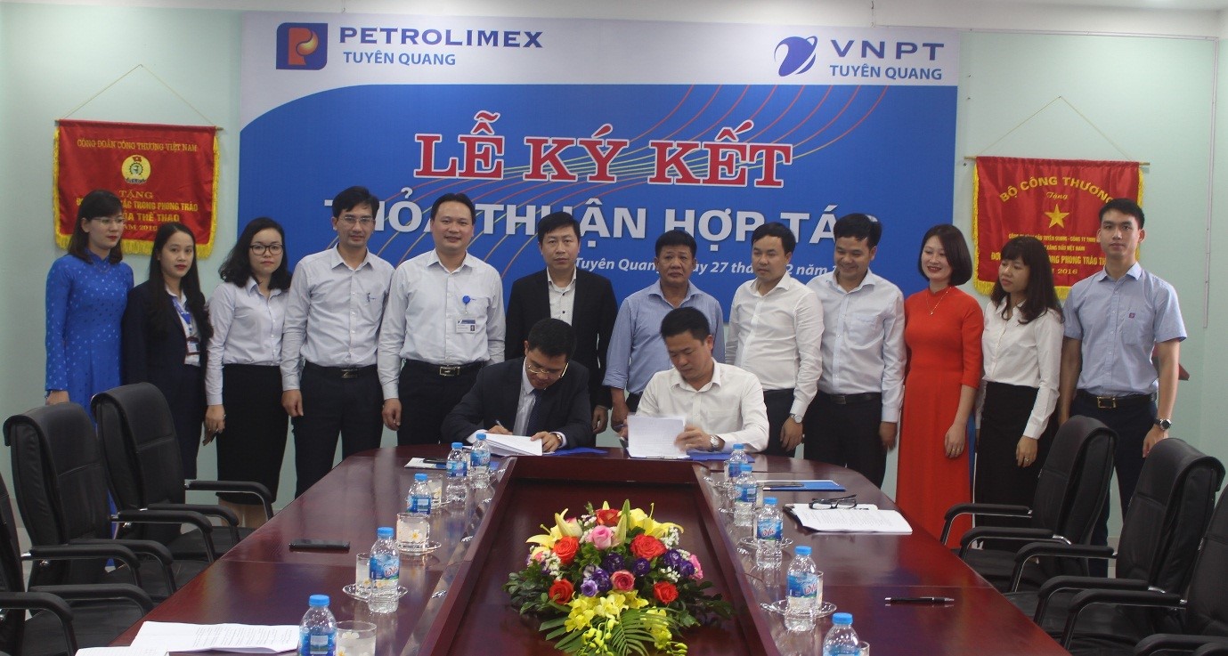 VNPT TUYÊN QUANG KÝ THỎA THUẬN HỢP TÁC VỚI CÔNG TY XĂNG DẦU TUYÊN QUANG