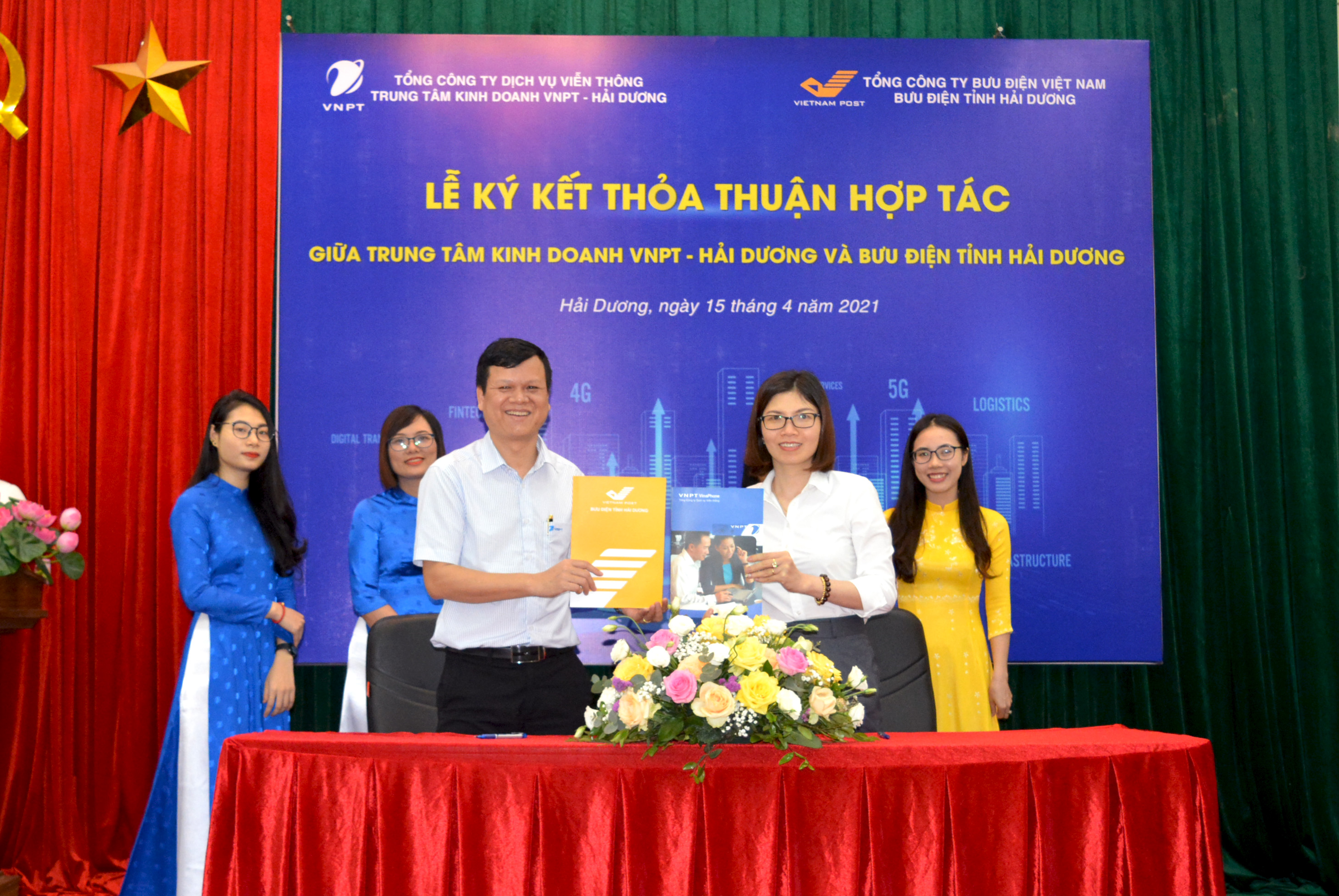 Trung tâm Kinh doanh VNPT-Hải Dương và Bưu điện tỉnh Hải Dương ký thỏa thuận hợp tác.