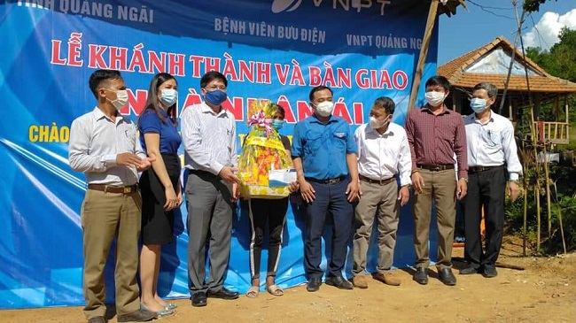 VNPT inaugurates and hands over 3 charity houses in Quang Ngai