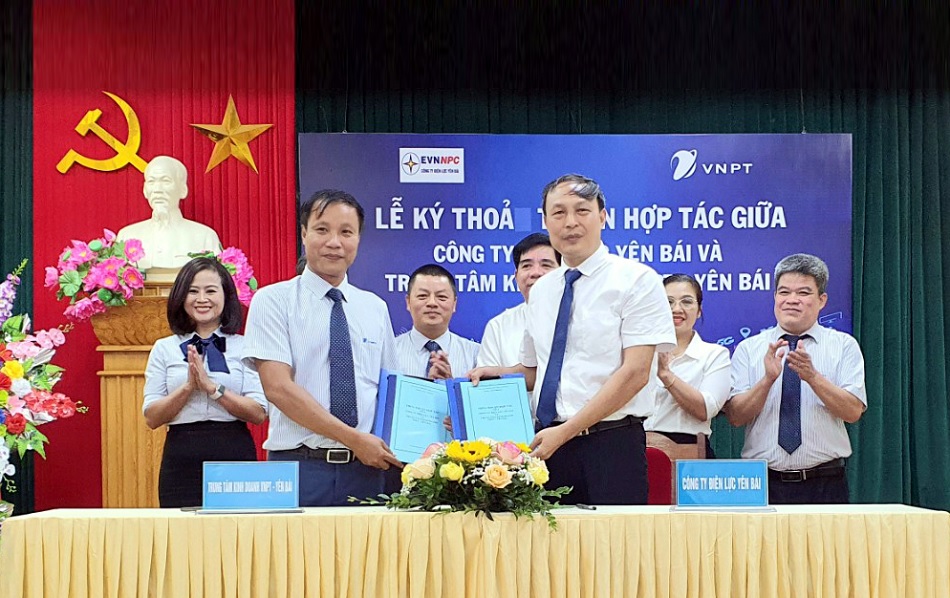 VNPT signs a cooperation agreement with Agribank Yen Bai