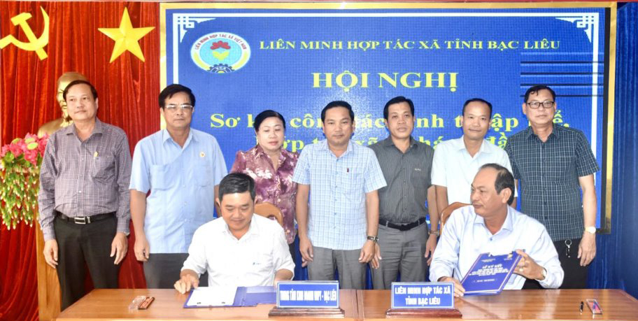 VNPT joins hands to digitally transform cooperatives in Bac Lieu