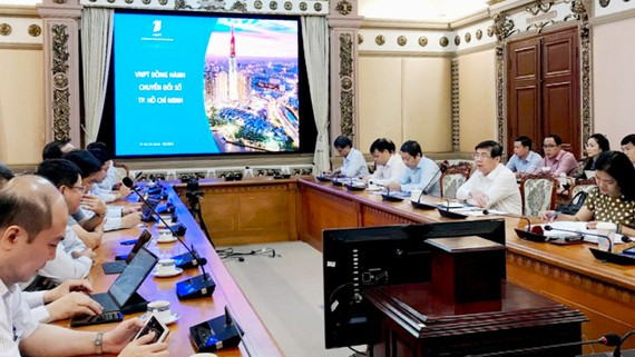 Ho Chi Minh City to cooperate with VNPT to build digital infrastructure and digital platforms