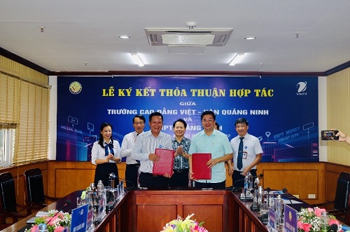VNPT Quảng Ninh ký kết thảo thuận hợp tác với Trường cao đẳng Việt - Hàn về chuyển đổi số