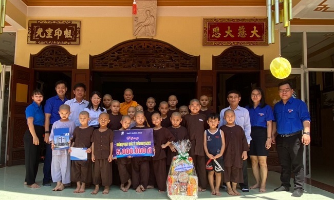 VNPT presents Da Nang’s orphans with gifts on Children’s Day