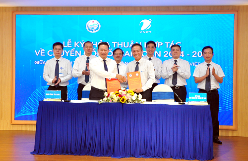 VNPT Group and Tay Ninh People's Committee sign cooperation agreement on digital transformation