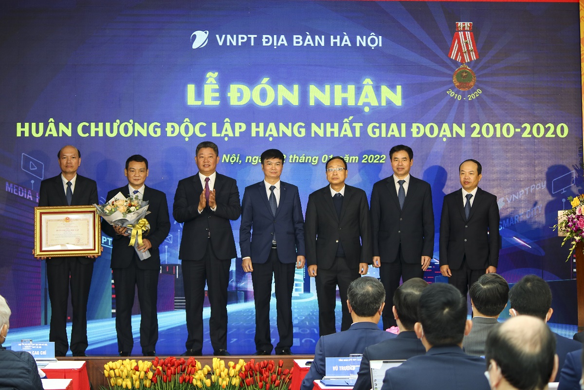 VNPT Hà Nội vinh dự đón nhận Huân chương Độc lập hạng Nhất