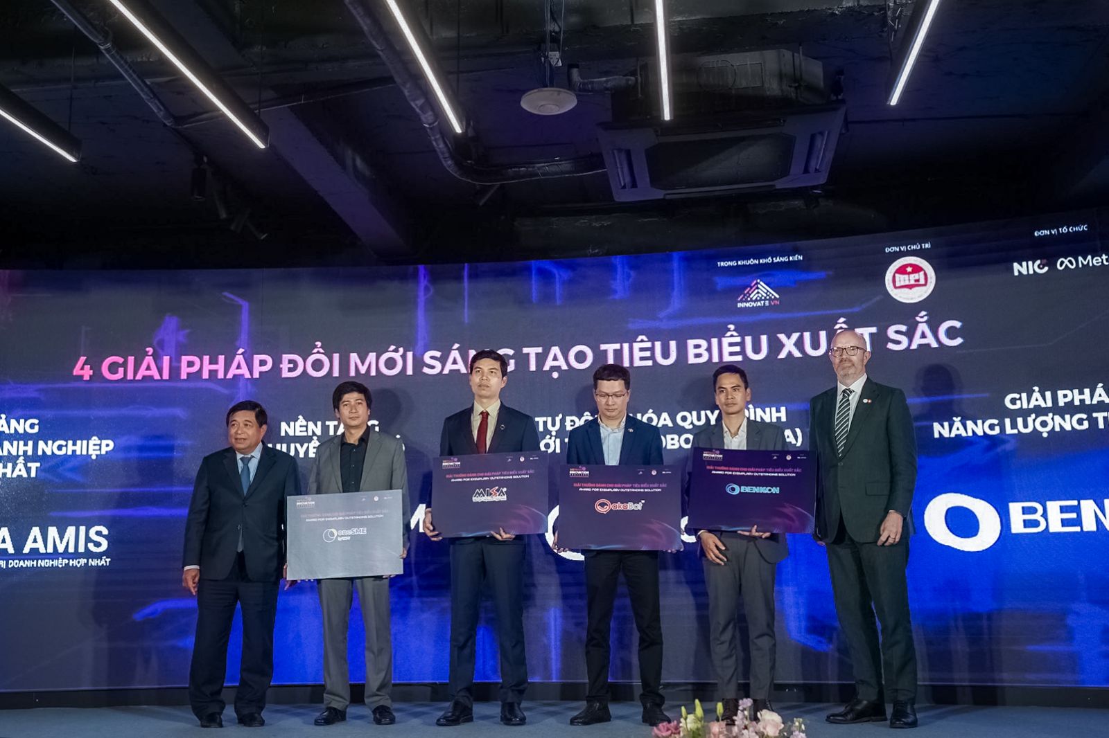 VNPT’s OneSME honored in the TOP 4 Innovation solutions in Vietnam 2023