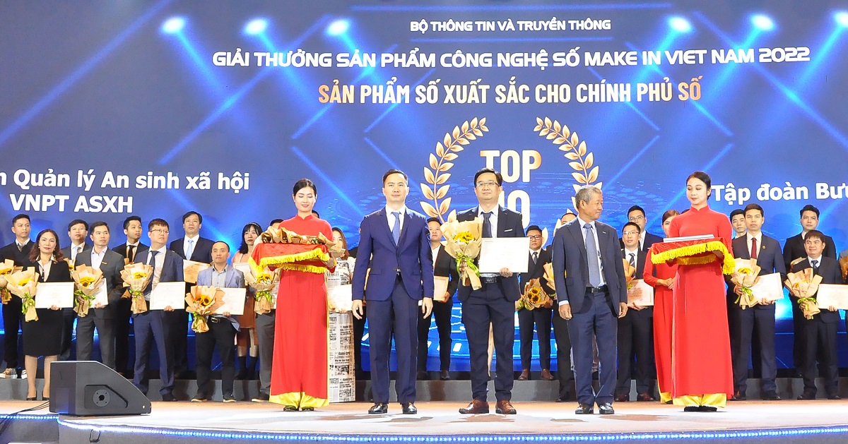 VNPT Group's 4 platforms and solutions are honored in the top 10 Make in Vietnam 2022 Awards