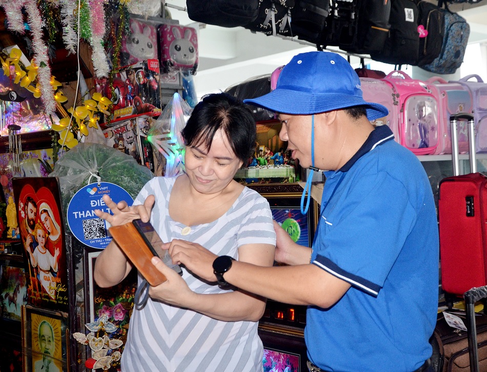 Ba Ria - Vung Tau deploys cashless model of market 4.0