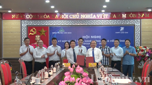 VNPT cooperates in digital transformation with People's Committee of Van Ban district