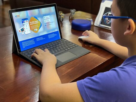 Không để học sinh nào bị bỏ lại phía sau, VNPT tặng 37.000 máy tính bảng, triển khai loạt ưu đãi nhân dịp năm học mới
