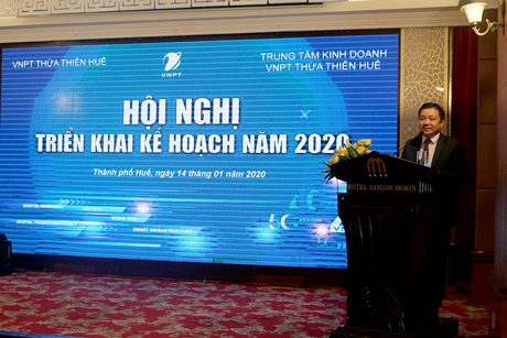 Ông Huỳnh Quang Liêm - Phó Tổng Giám đốc Tập đoàn VNPT phát biểu chỉ đạo tại Hội nghị.