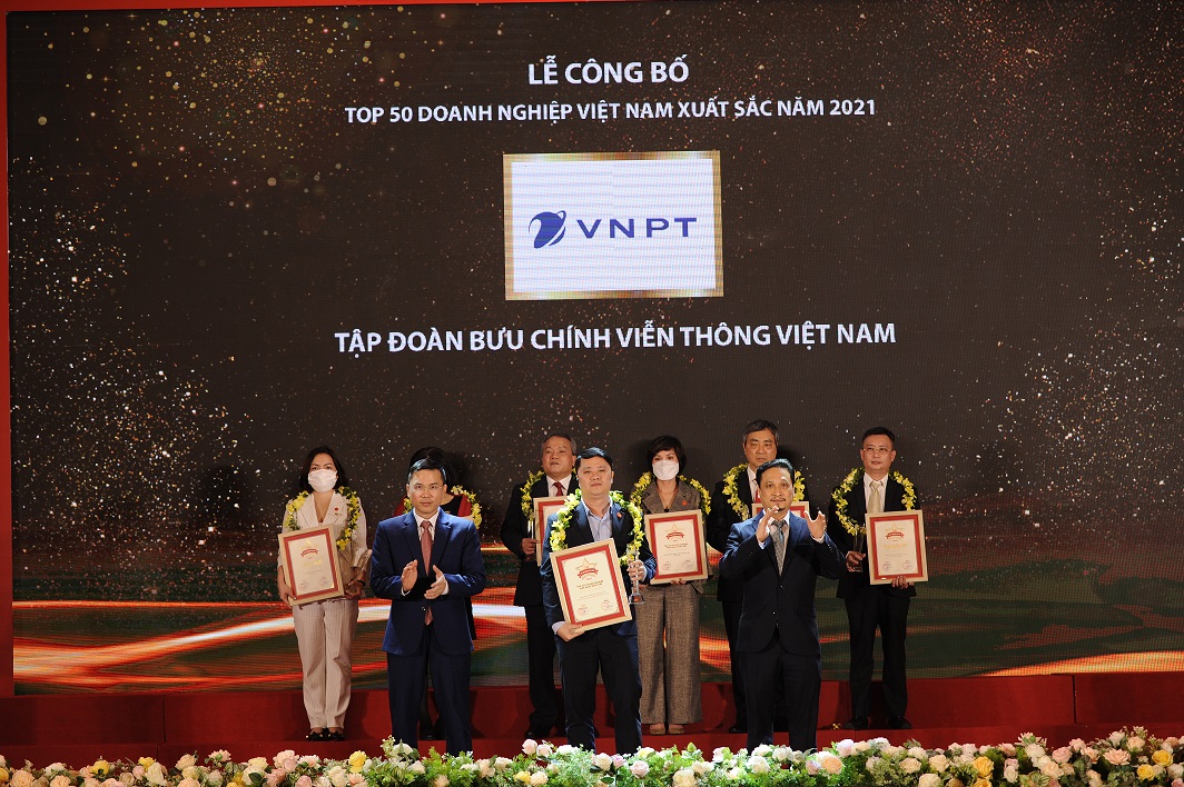 VNPT và VinaPhone lọt TOP 50 doanh nghiệp xuất sắc nhất Việt Nam 5 năm liền
