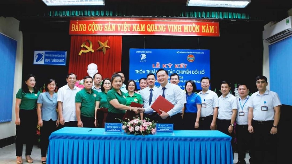 VNPT and Tuyen Quang Provincial Farmers' Association sign cooperation agreement on digital transformation