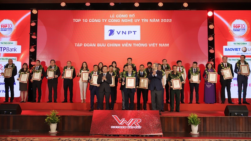 VNPT and VinaPhone continue to be in the top 10 prestigious IT - telecommunications companies in 2022