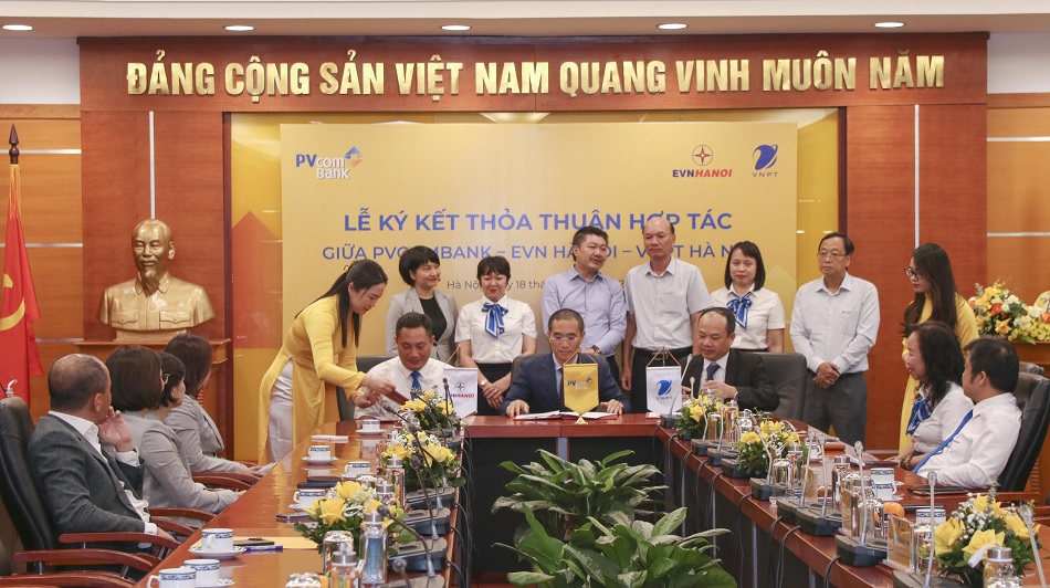VNPT Hanoi signs business cooperation agreement with PVcomBank and EVN Hanoi
