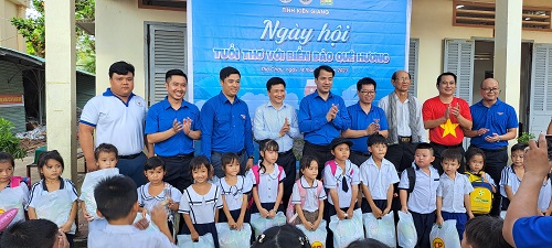 VNPT đồng hành với hành trình "Tuổi trẻ với biển đảo quê hương" tại Kiên Giang