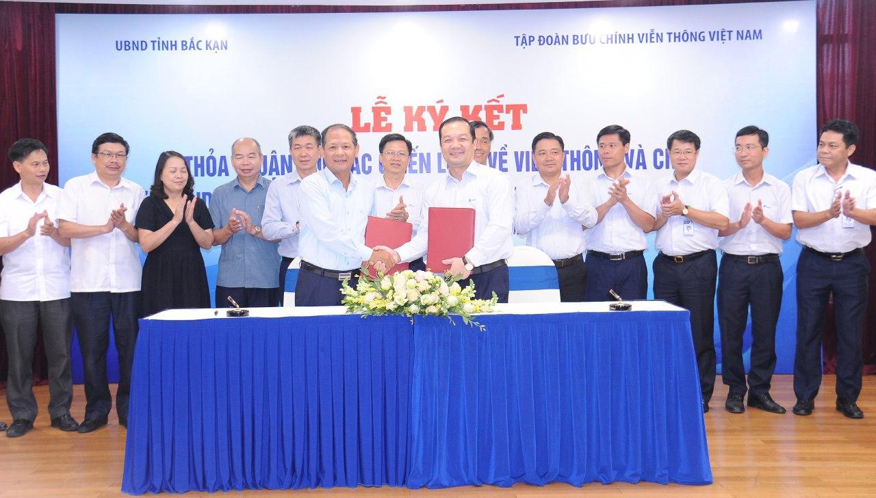 Bac Kan and VNPT signs strategic cooperation agreement on telecommunications - IT in 2020 - 2025