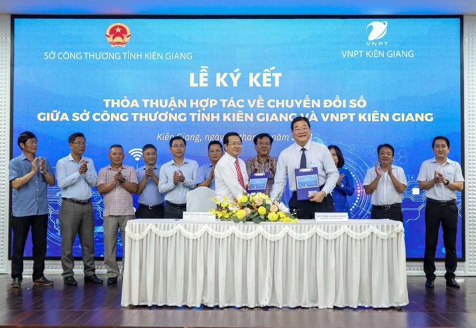 VNPT and Kien Giang Province's Department of Industry and Trade sign cooperation agreement on digital transformation