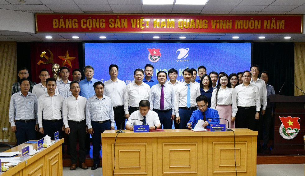 VNPT and the Central Union sign plan to launch 2024 cooperation agreement