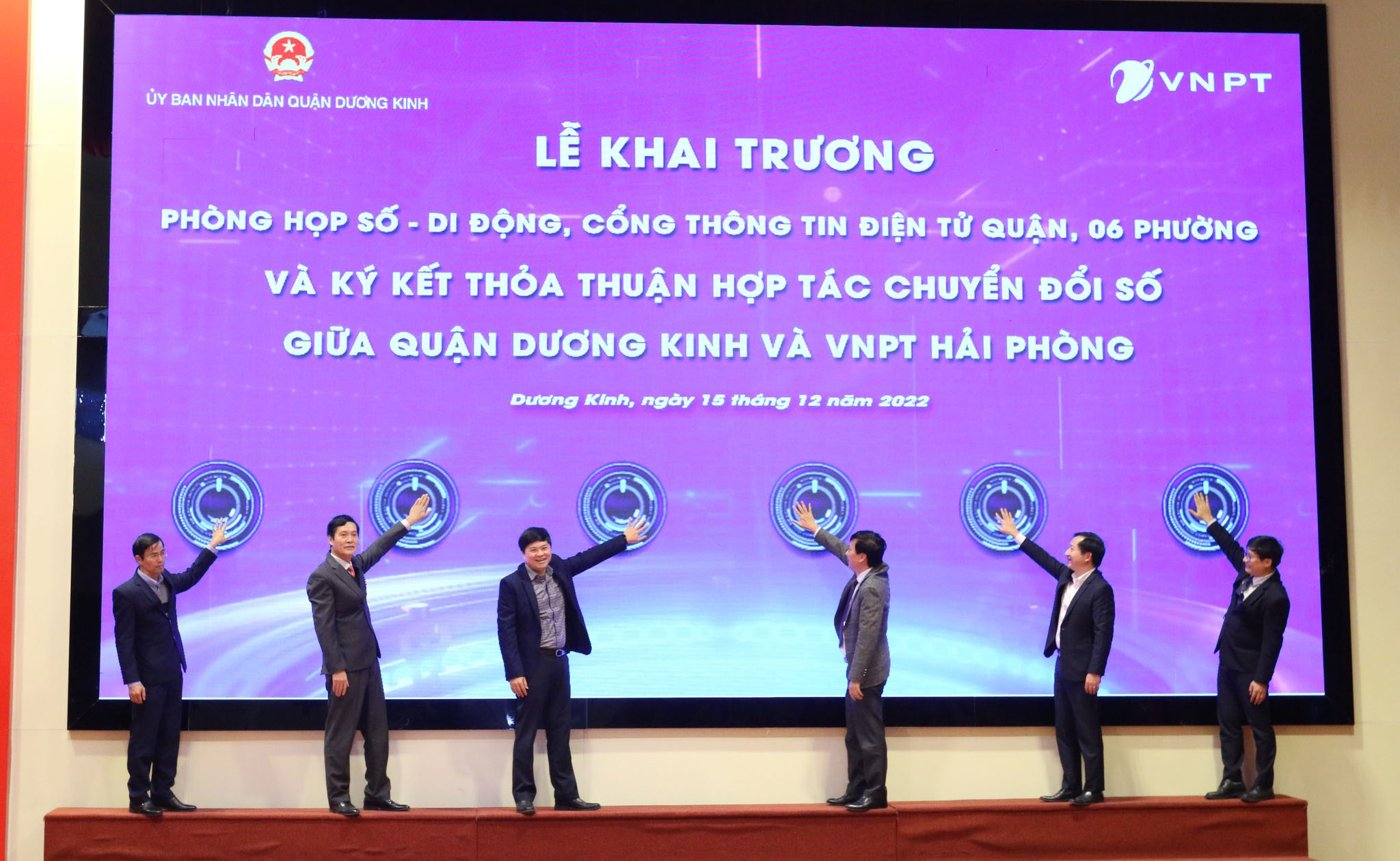 VNPT inks cooperation agreement on digital transformation with Duong Kinh District