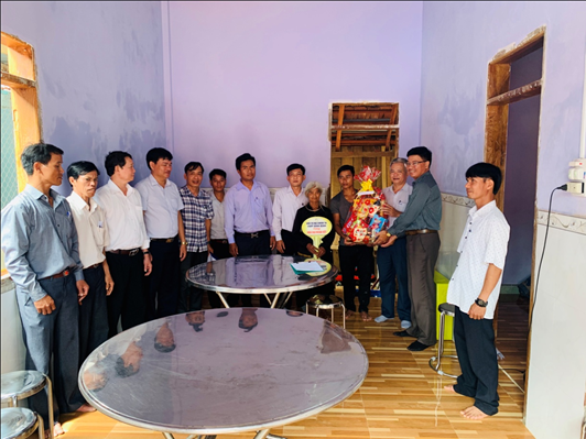 VNPT Bình Định trao tặng nhà tình nghĩa cho hộ gia đình khó khăn