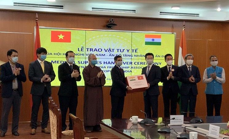 VNPT cùng trao tặng 100.000 khẩu trang cho nhân dân Ấn Độ