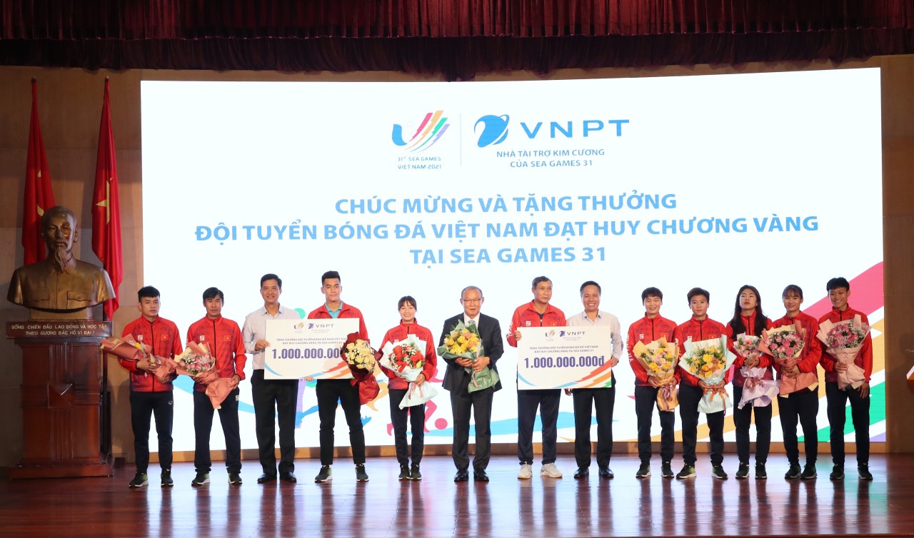 Tập đoàn VNPT thưởng “nóng” 2 tỷ đồng cho đội tuyển bóng đá nam U23 và đội tuyển bóng đá nữ Việt Nam