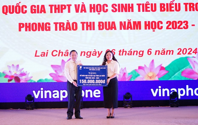 VNPT joins the ceremony to commend Lai Chau’s excellent students 