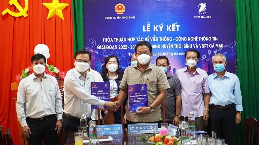 UBND huyện Thới Bình và VNPT Cà Mau kí kết hợp tác