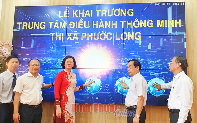 Opening the Intelligent Operations Center of Phuoc Long town