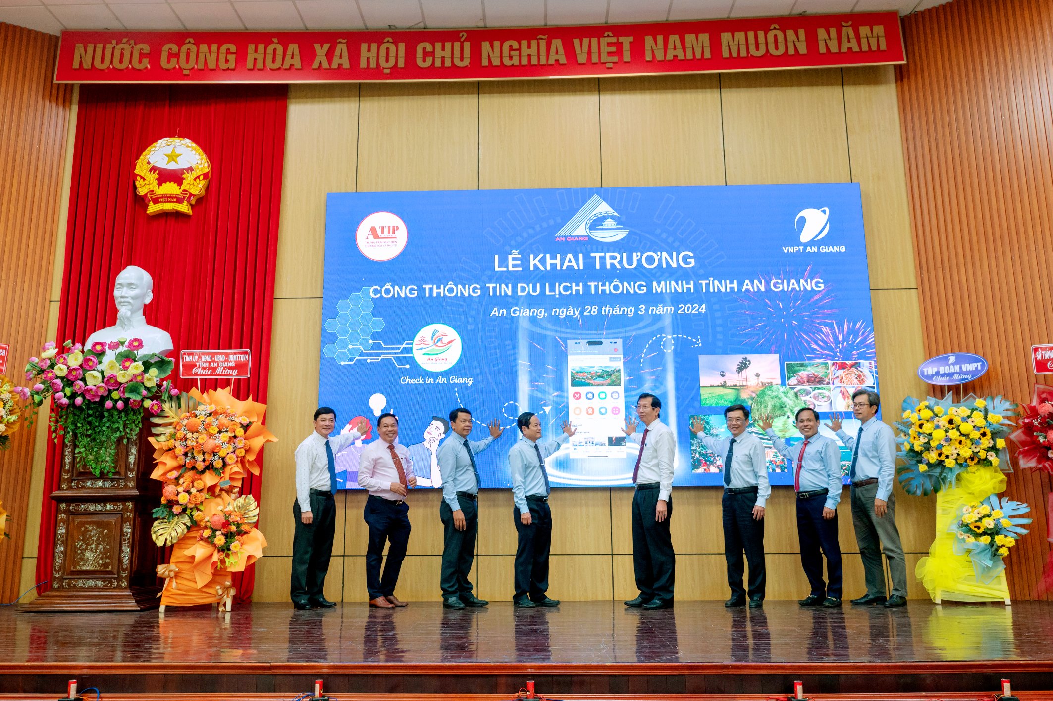 An Giang Smart Tourism Information Portal launched