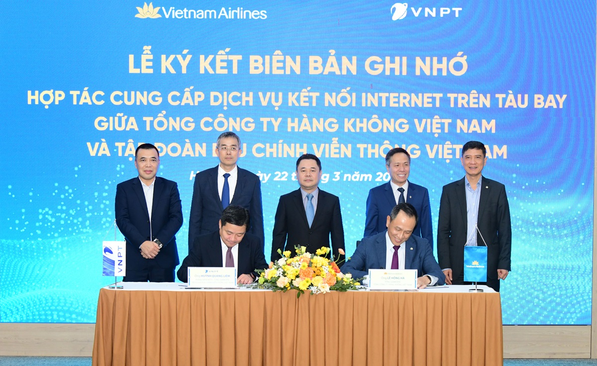 Vietnam Airlines and VNPT sign MoU on co-operation in providing In-Flight Connectivity (IFC) service