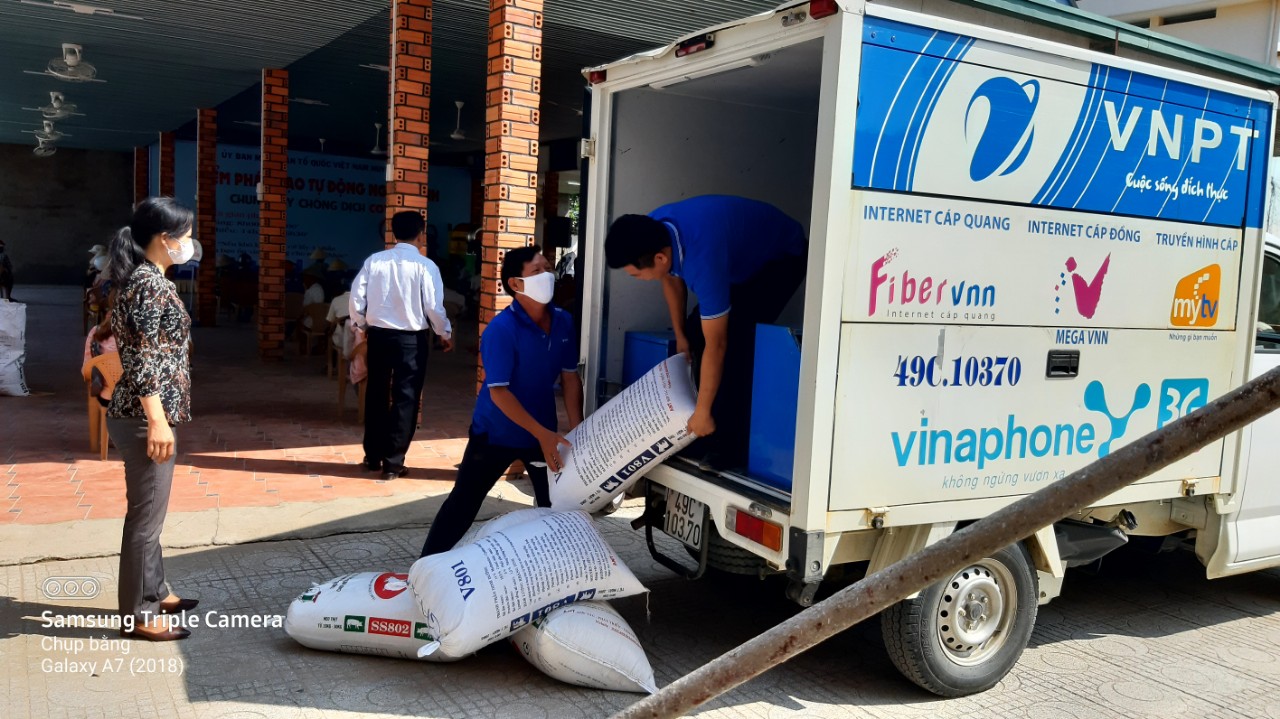 VNPT khai trương ATM gạo tại Lâm Đồng