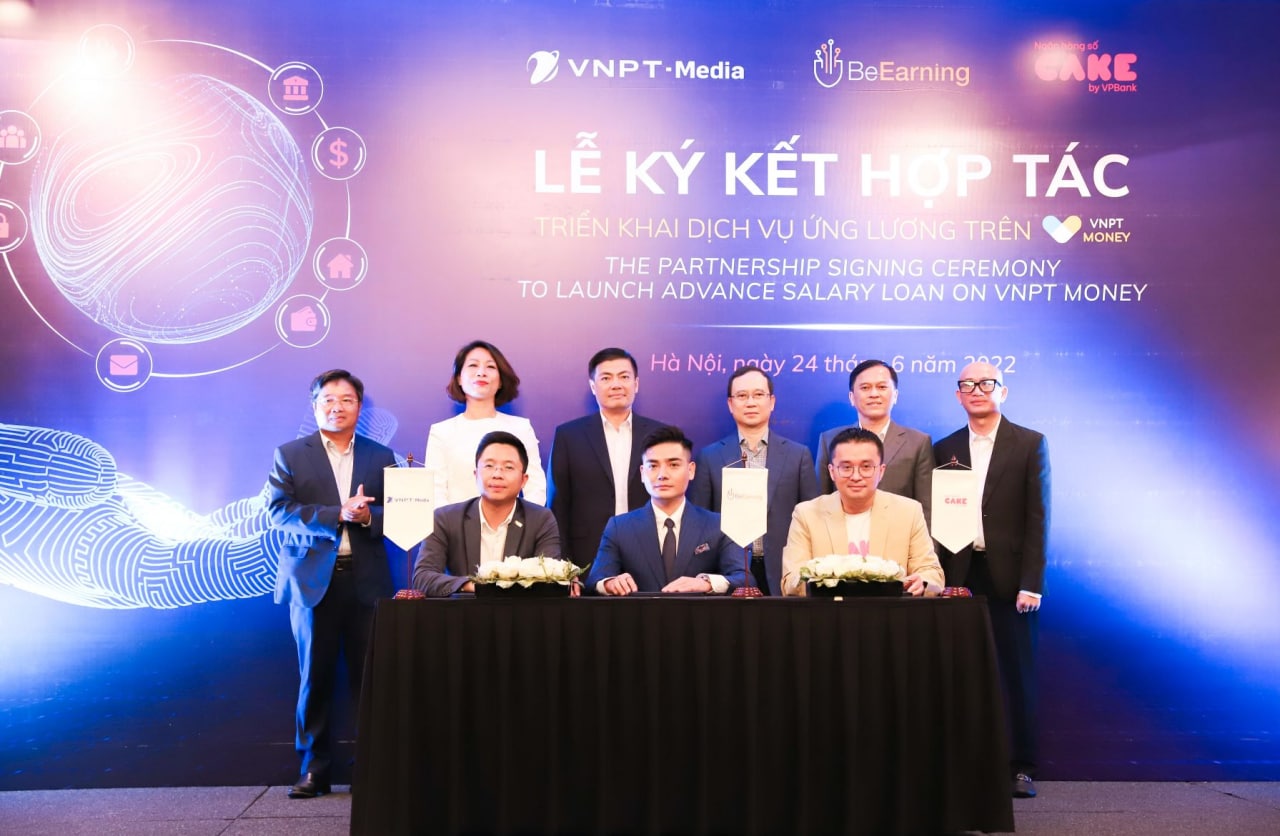 New 'salary advance' service launched through VNPT Money